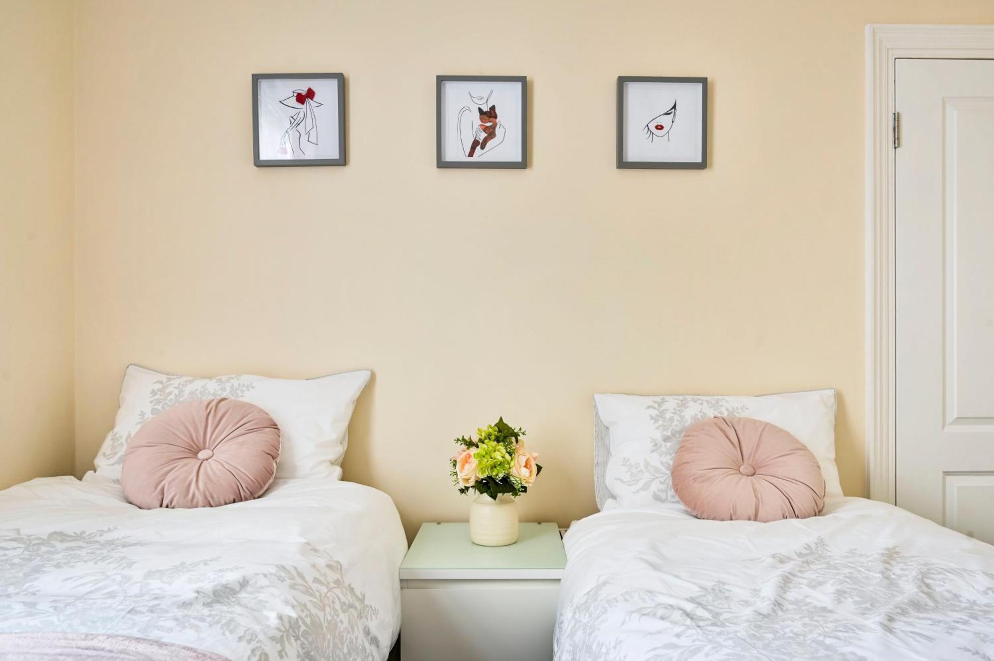 A Two Bedroom A Stride Away From Meridian Greenwich London Exterior photo
